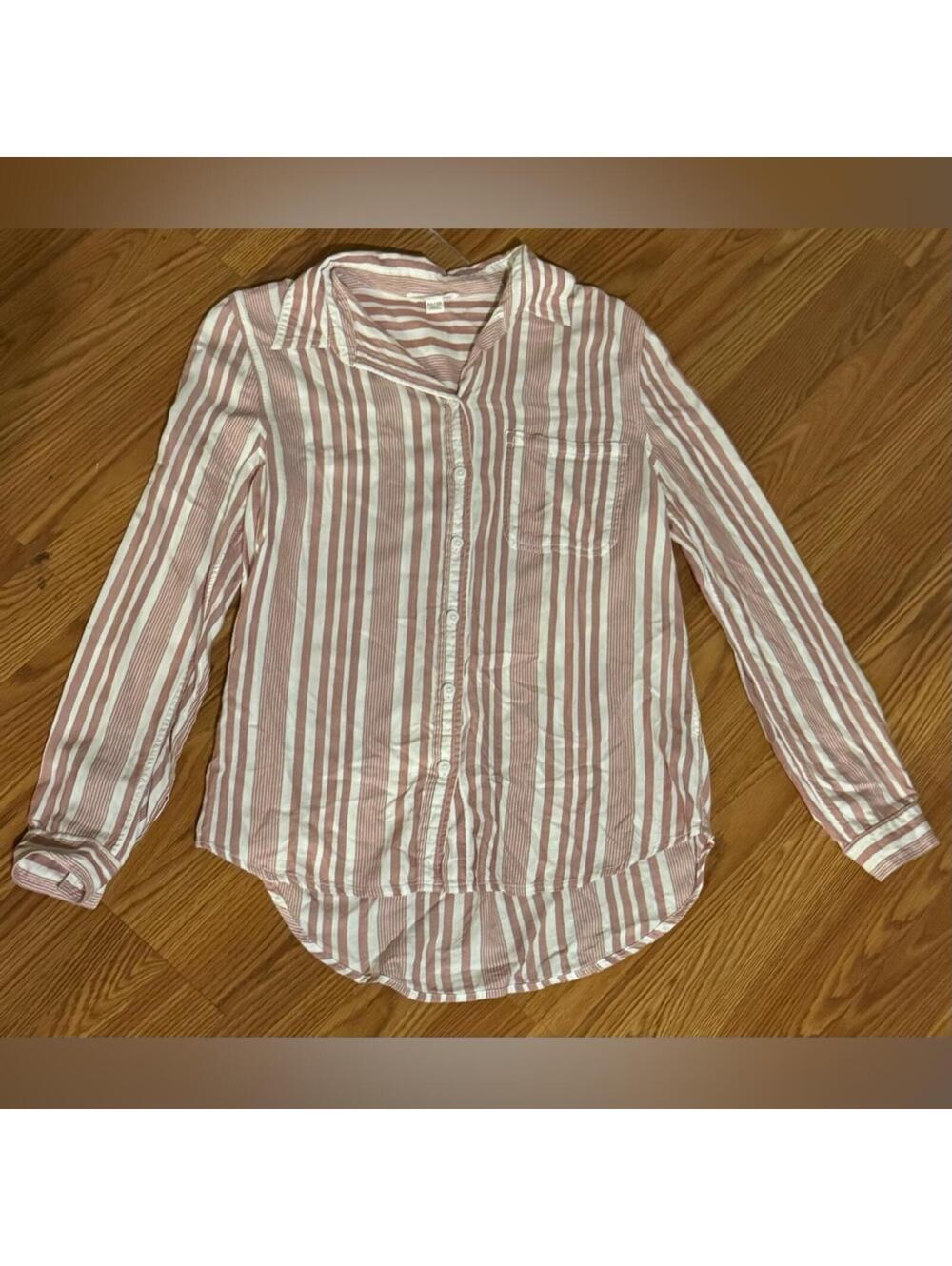 beachlunchlounge Woman’s Blouse Button up Pink and White pin striped Size XS